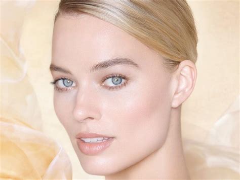 Margot Robbie: El nuevo rostro de CHANEL No.5 